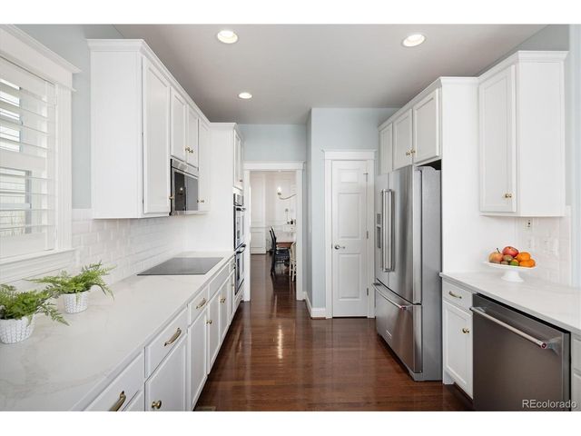 9221 E 33rd Ave, Denver, CO 80238