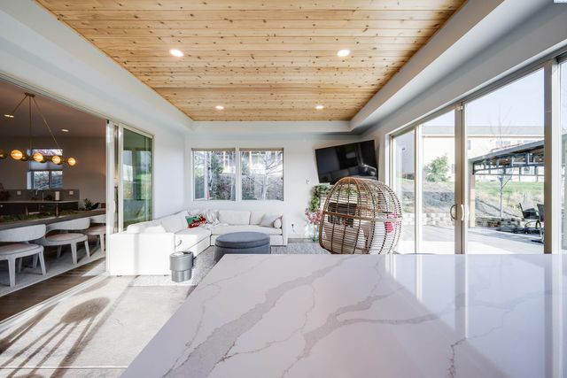 270 SW Golden Hills Drive, Pullman, WA 99163