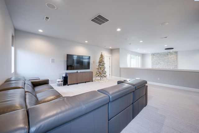 270 SW Golden Hills Drive, Pullman, WA 99163