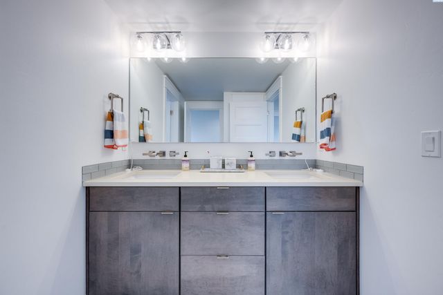 270 SW Golden Hills Drive, Pullman, WA 99163