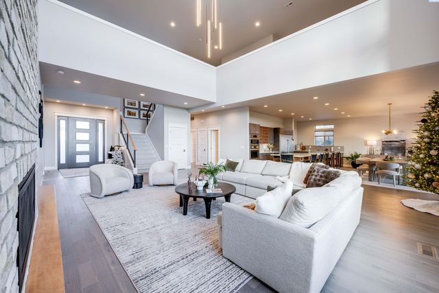 270 SW Golden Hills Drive, Pullman, WA 99163