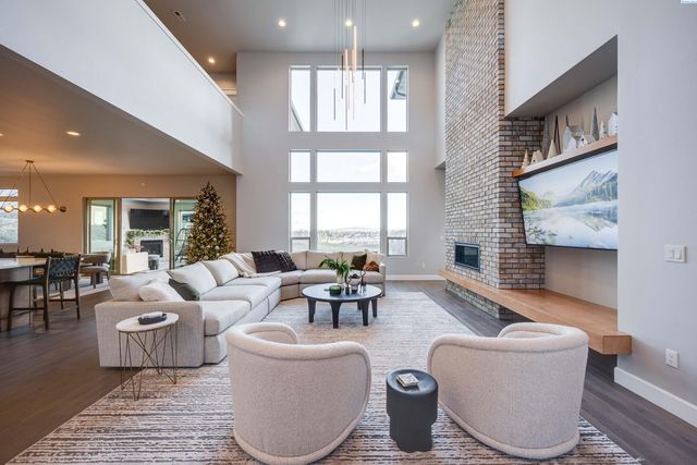 270 SW Golden Hills Drive, Pullman, WA 99163