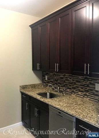 62 Bergen Turnpike 4D, Ridgefield Park, NJ 07660