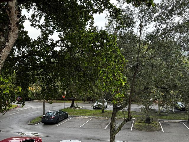 10717 Cleary Boulevard 211, Plantation, FL 33324
