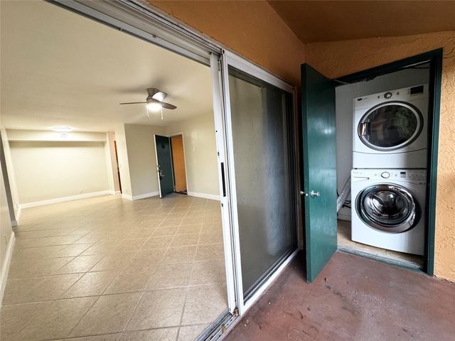 10717 Cleary Boulevard 211, Plantation, FL 33324