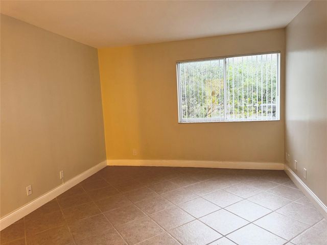 10717 Cleary Boulevard 211, Plantation, FL 33324