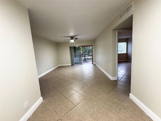 10717 Cleary Boulevard 211, Plantation, FL 33324