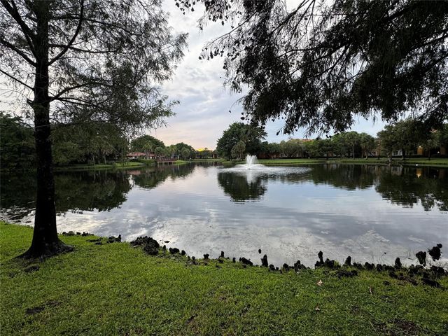 10717 Cleary Boulevard 211, Plantation, FL 33324