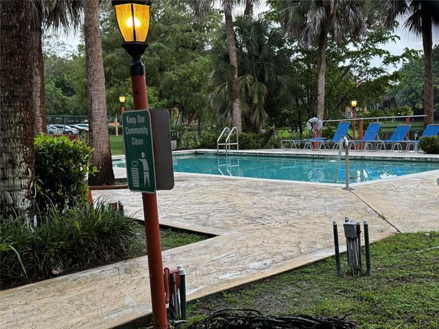 10717 Cleary Boulevard 211, Plantation, FL 33324