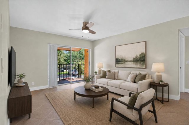 10717 Cleary Boulevard 211, Plantation, FL 33324