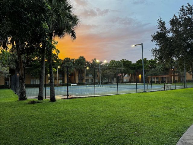10717 Cleary Boulevard 211, Plantation, FL 33324