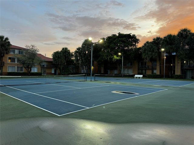 10717 Cleary Boulevard 211, Plantation, FL 33324