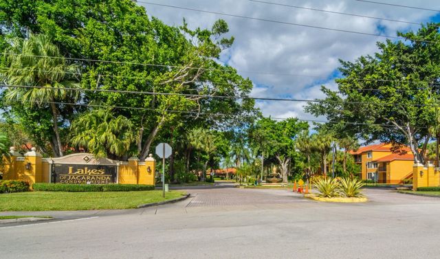 10717 Cleary Boulevard 211, Plantation, FL 33324