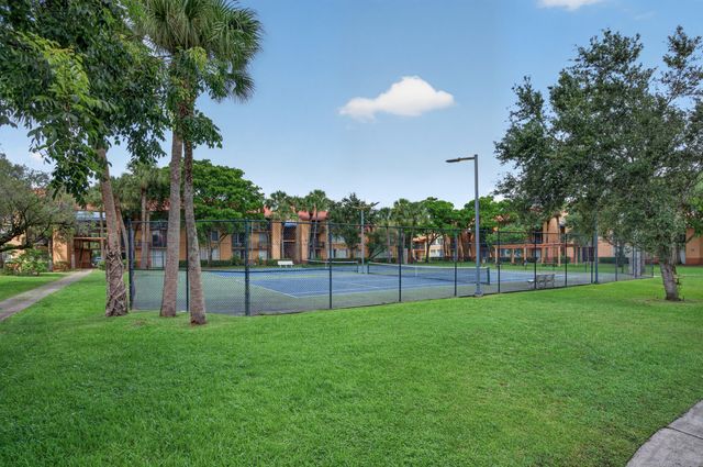 10717 Cleary Boulevard 211, Plantation, FL 33324