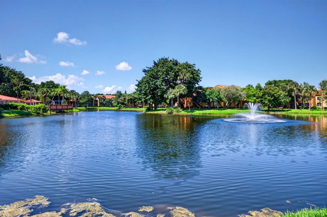 10717 Cleary Boulevard 211, Plantation, FL 33324