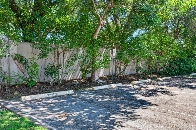 10717 Cleary Boulevard 211, Plantation, FL 33324