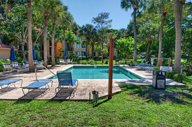 10717 Cleary Boulevard 211, Plantation, FL 33324