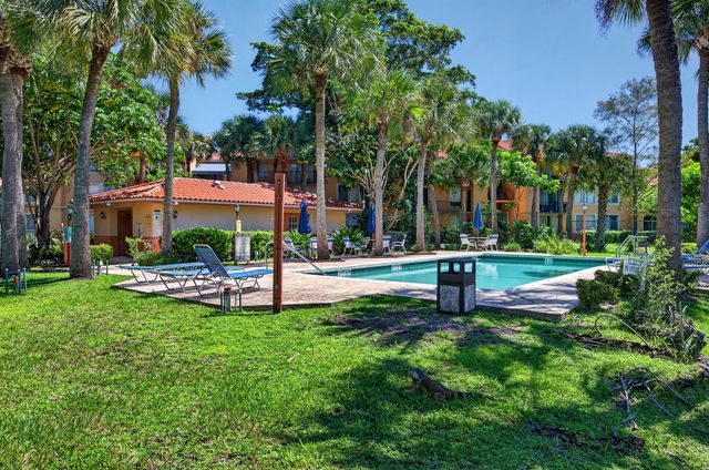 10717 Cleary Boulevard 211, Plantation, FL 33324