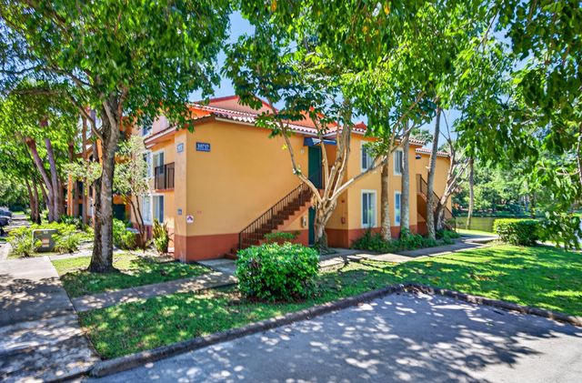 10717 Cleary Boulevard 211, Plantation, FL 33324