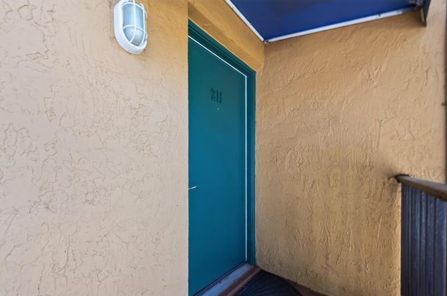 10717 Cleary Boulevard 211, Plantation, FL 33324
