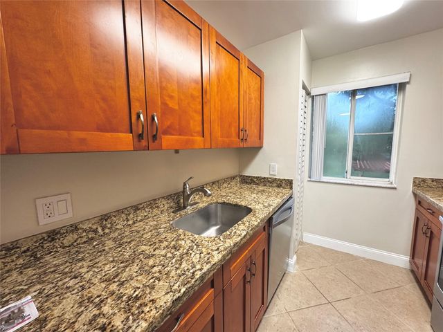 10717 Cleary Boulevard 211, Plantation, FL 33324