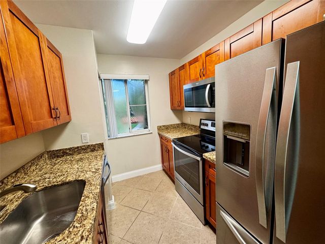 10717 Cleary Boulevard 211, Plantation, FL 33324