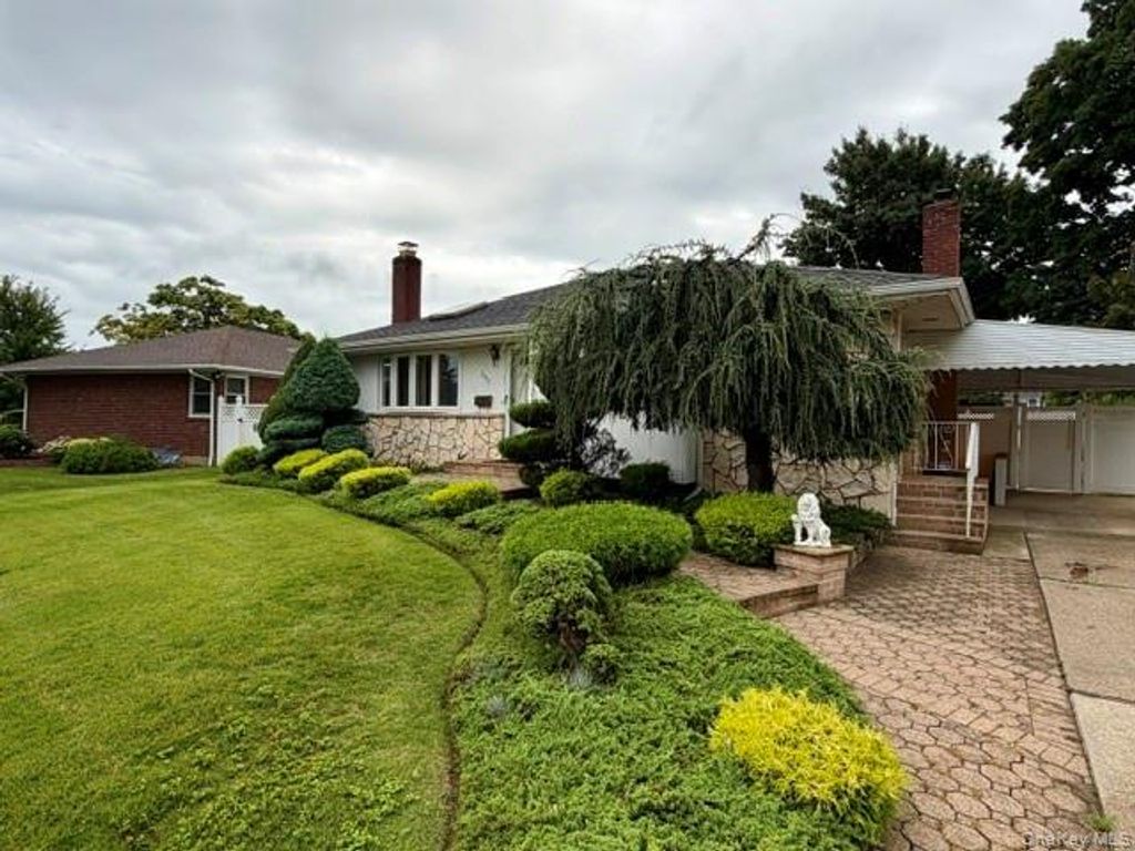 392 Coleridge Street, Levittown, NY 11756 — photo 3