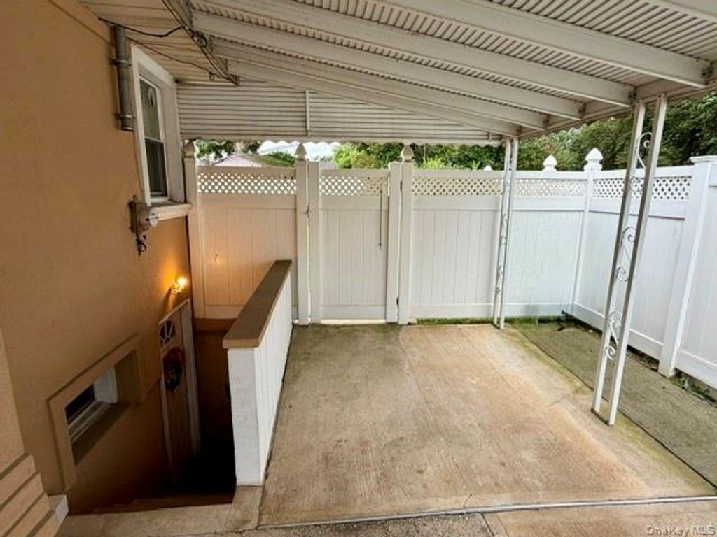 392 Coleridge Street, Levittown, NY 11756 — photo 5