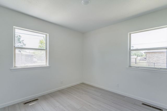 1515 E Catalina, Wichita, KS 67216