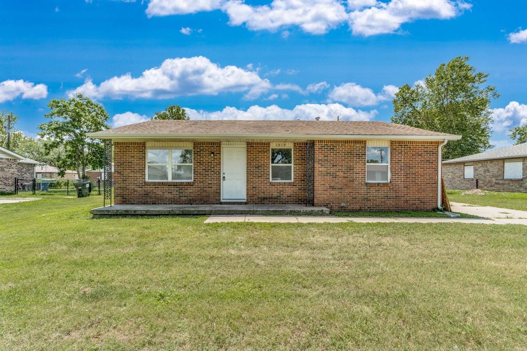1515 E Catalina, Wichita, KS 67216