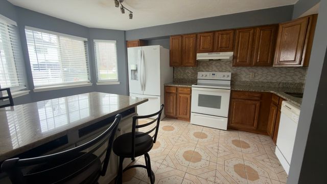 179 Tall Oaks Dr C, Weymouth, MA 02190
