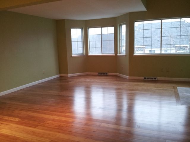 179 Tall Oaks Dr C, Weymouth, MA 02190