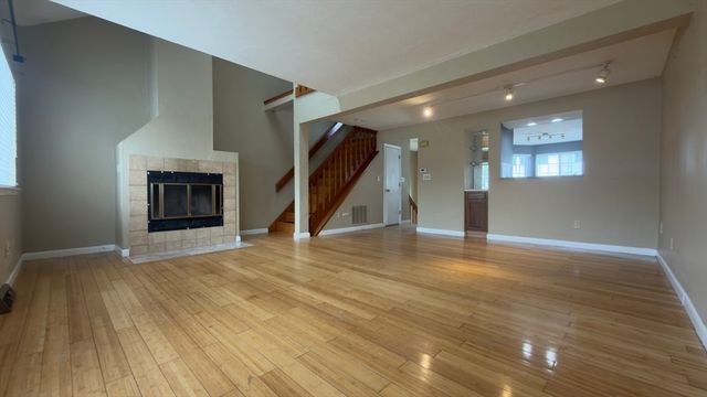 179 Tall Oaks Dr C, Weymouth, MA 02190