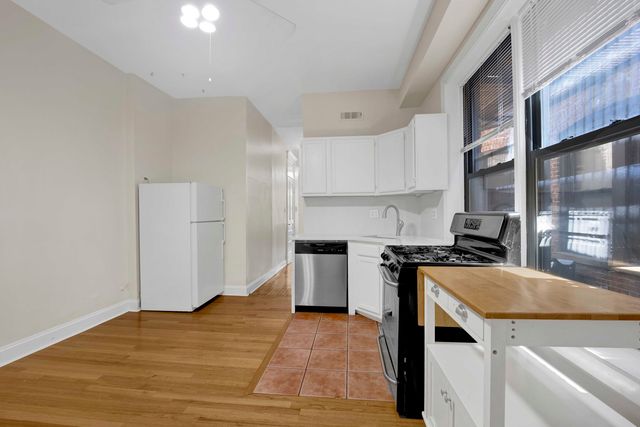 616 S Loomis Street 2, Chicago, IL 60607