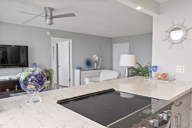 2841 N Ocean Boulevard 602, Fort Lauderdale, FL 33308