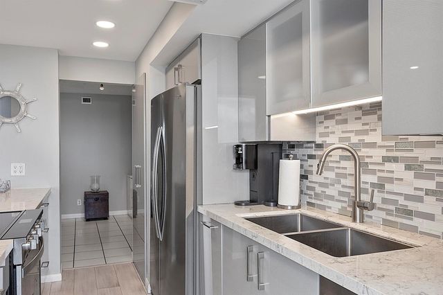 2841 N Ocean Boulevard 602, Fort Lauderdale, FL 33308
