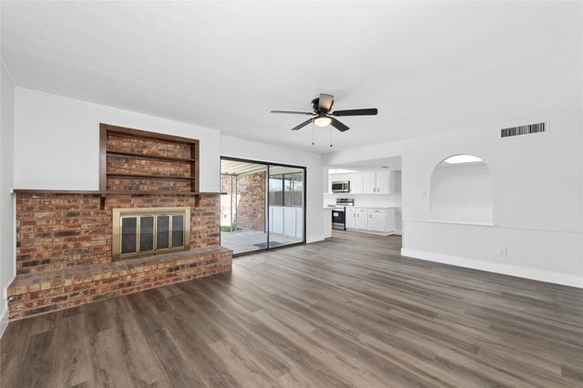 2119 Meadfoot Road, Carrollton, TX 75007