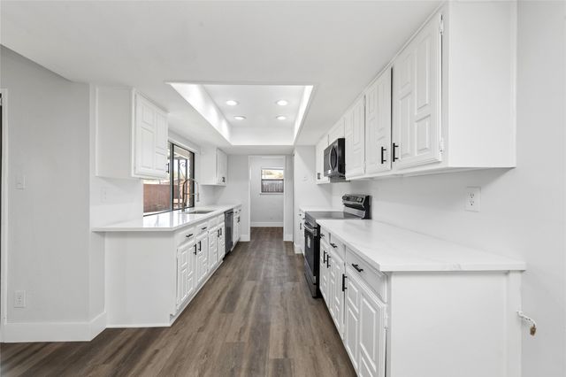 2119 Meadfoot Road, Carrollton, TX 75007