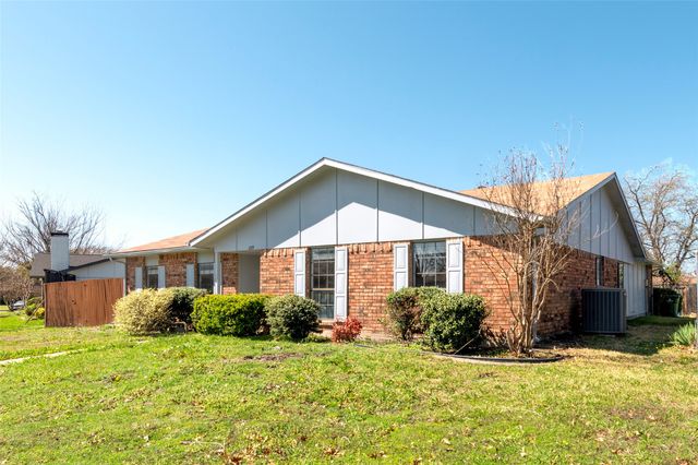 2119 Meadfoot Road, Carrollton, TX 75007