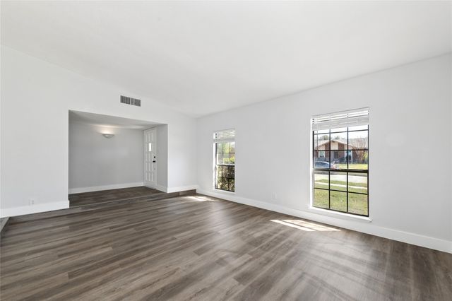 2119 Meadfoot Road, Carrollton, TX 75007