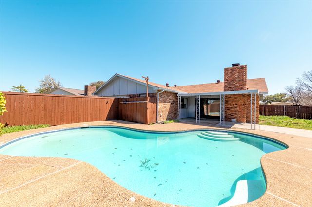 2119 Meadfoot Road, Carrollton, TX 75007