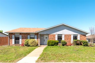 2119 Meadfoot Road, Carrollton, TX 75007