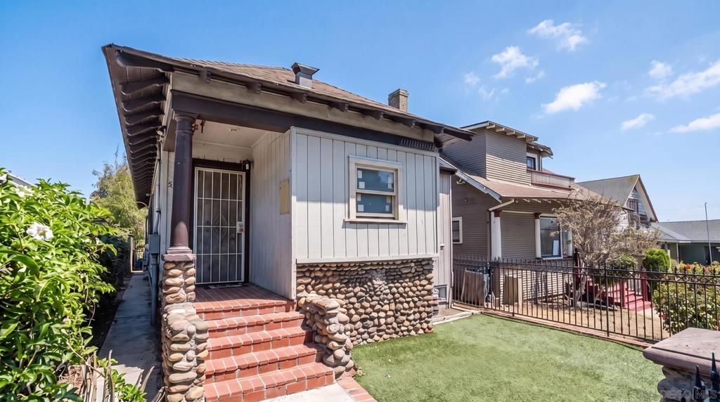 Image 1 of property listing at 525 25Th, San Diego, CA 92102