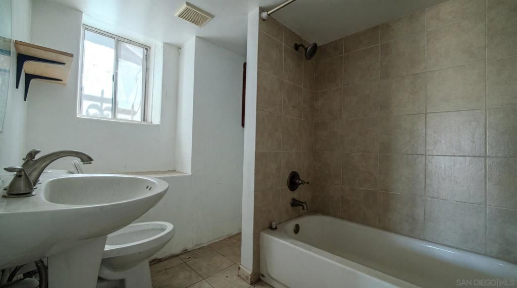Image 24 of property listing at 525 25Th, San Diego, CA 92102