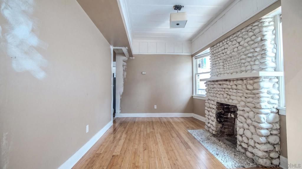 Image 8 of property listing at 525 25Th, San Diego, CA 92102
