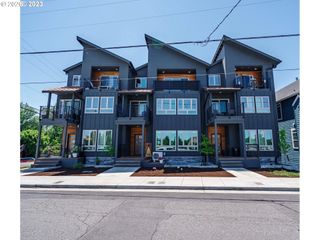 302 N BRIDGETON Rd A, Portland, OR 97217
