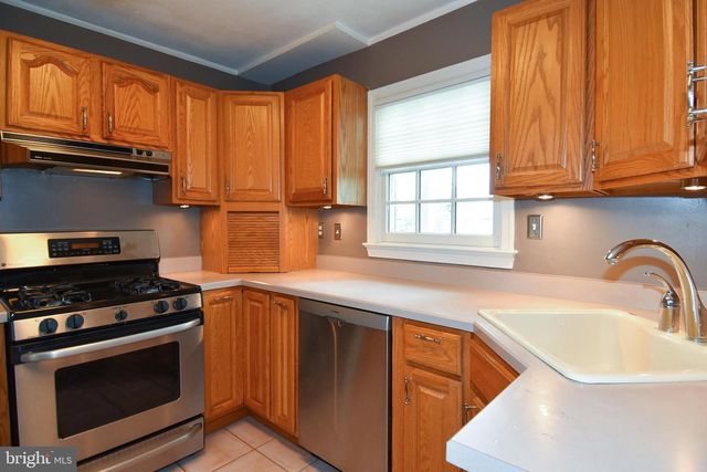 1531 PATRICK HENRY DR, Arlington, VA 22205