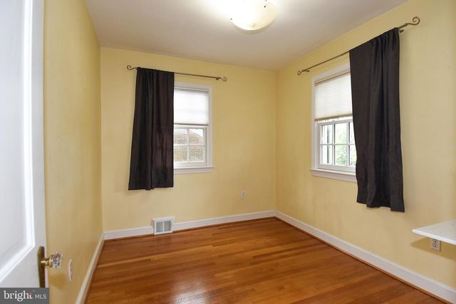 1531 PATRICK HENRY DR, Arlington, VA 22205