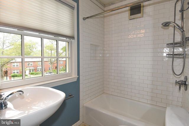 1531 PATRICK HENRY DR, Arlington, VA 22205