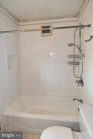 1531 PATRICK HENRY DR, Arlington, VA 22205